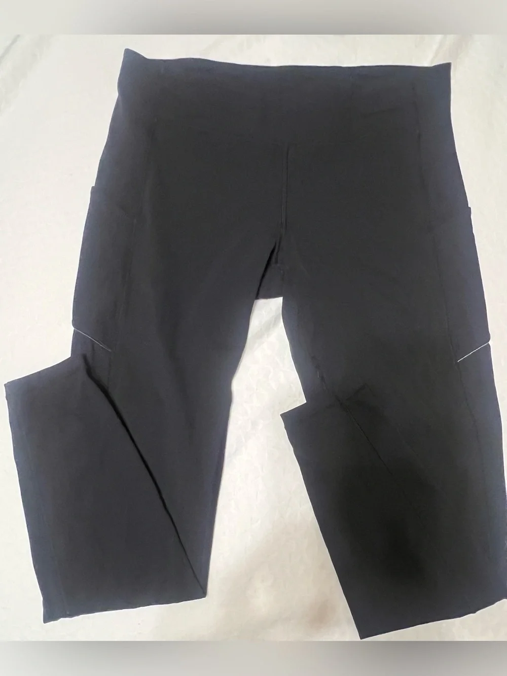 Women’s lululemon athletica Black Speed Tight Leggings size 12. Inseam 28